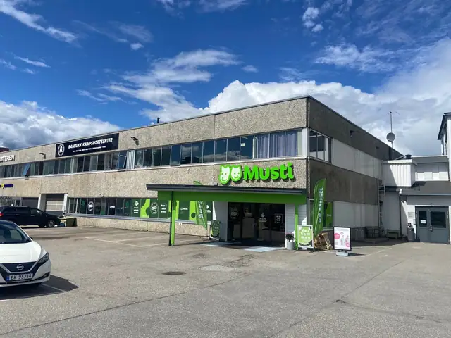 Kontor ved togstasjonen på Råholt – Trondheimsvegen 266–268 · Råholt