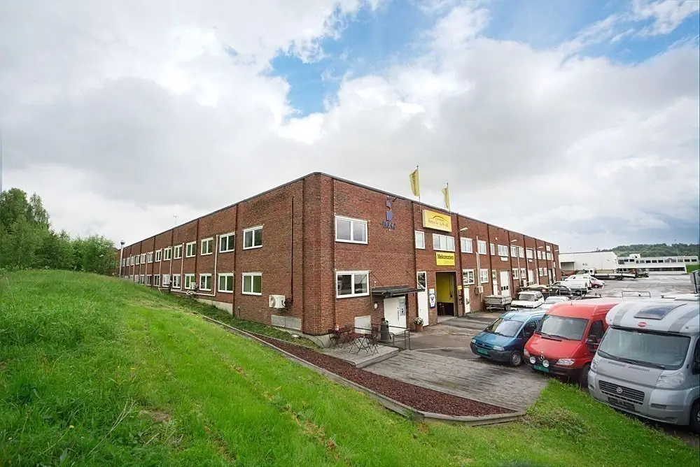 Showroom at an attractive rent at Hvam