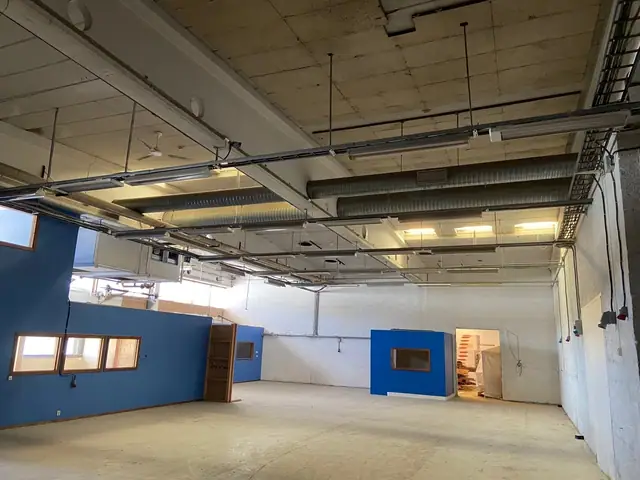 Warehousing from 270 to 5,200 sq m at Gran Business Park