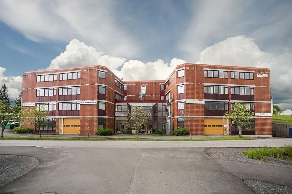 Lyst kontor i 4. etasje